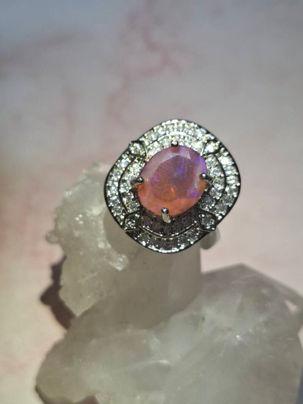 Bague taille ajustable opale éthiopienne traitée 10x8mm