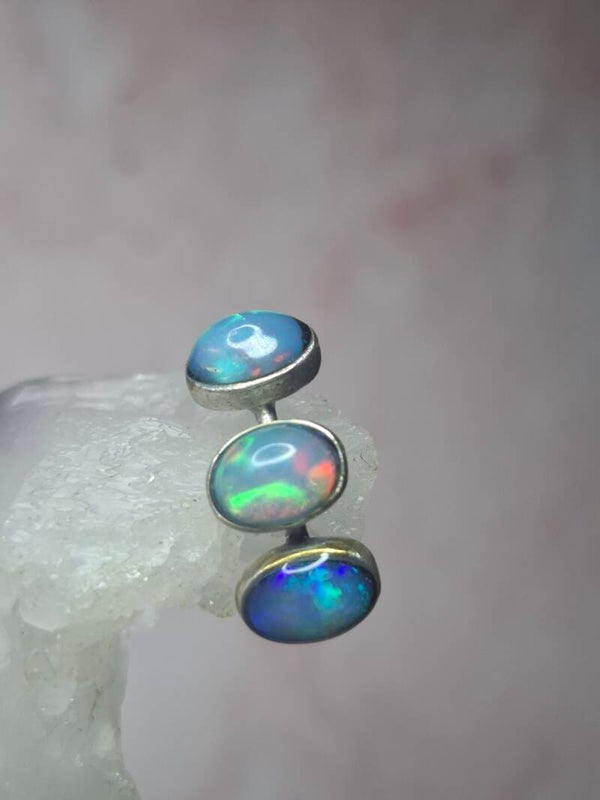 Bague ajustable 3 opales 8x6mm éthiopiennes