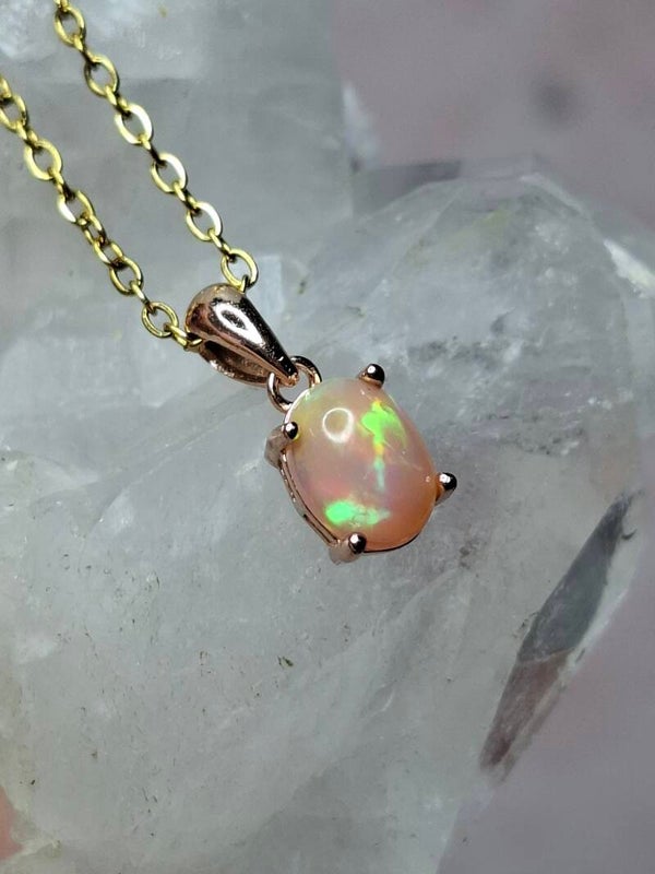 Pendentif s925 doré opale 8x6mm