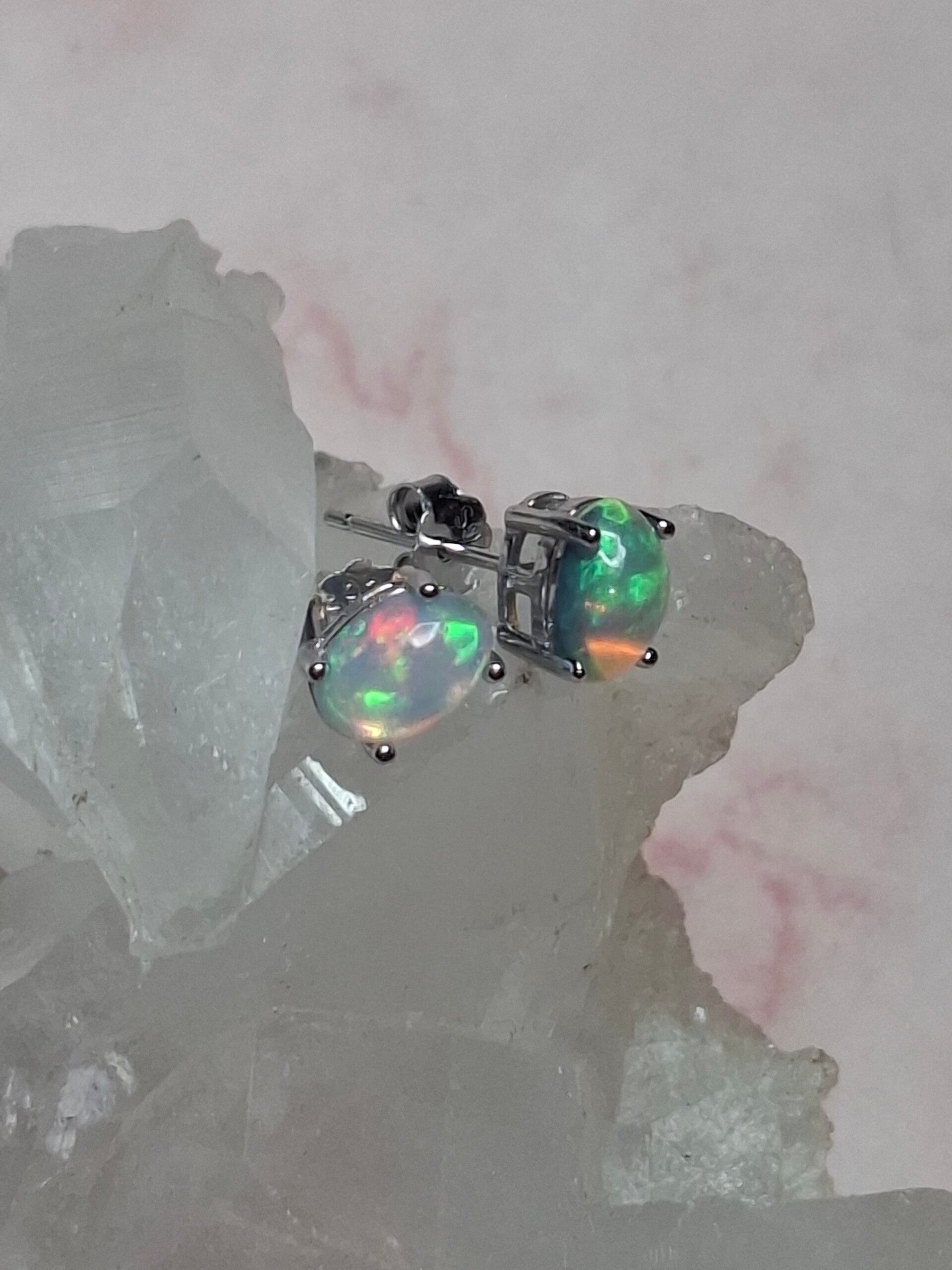 Boucle d'oreille s925 opale 7x5mm éthiopienne