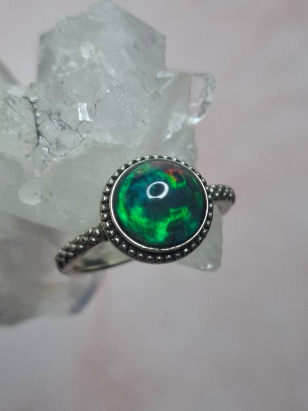 Bague opale 8mm bleuté vert éthiopienne taille 17mm
