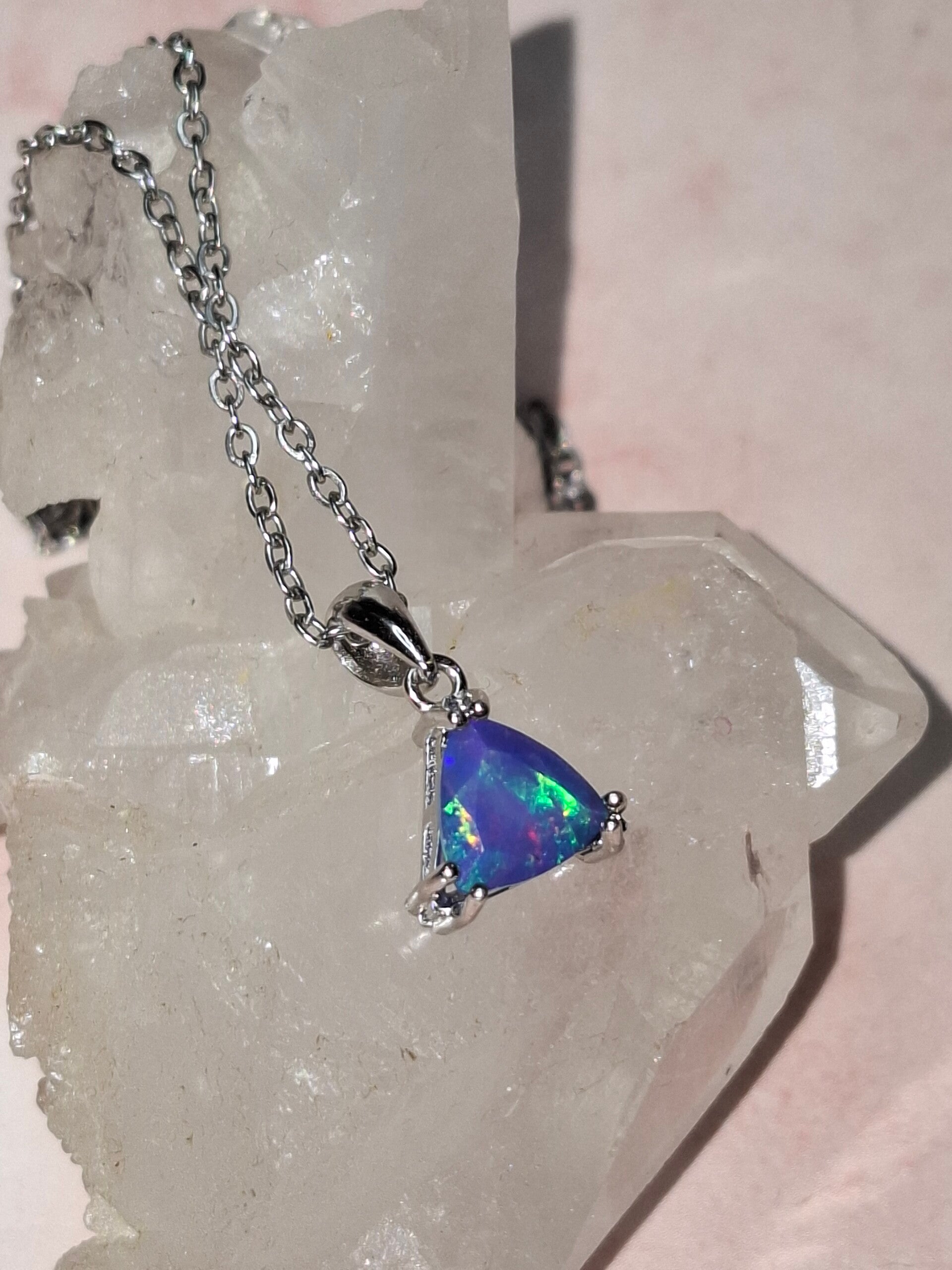 Pendentif s925 trillion 7mm facetté paraiba bleu rose éthiopienne véritable