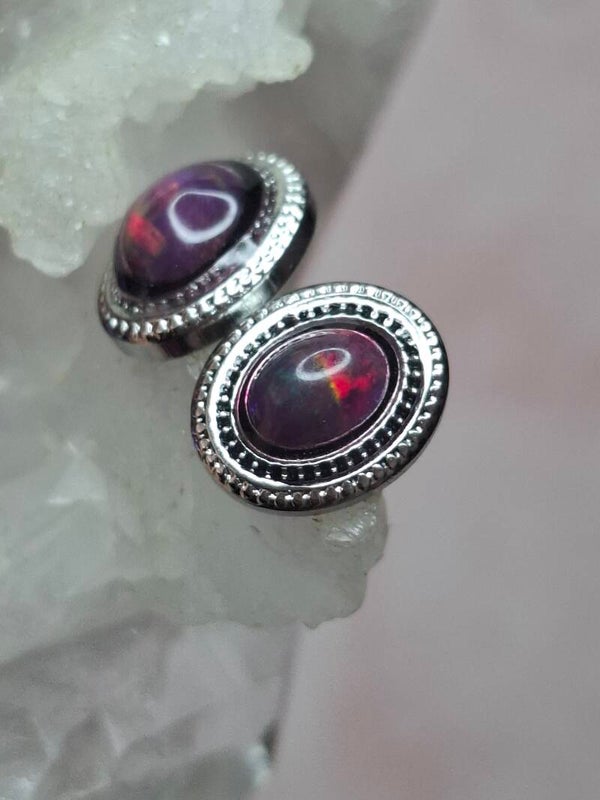 Boucles doreille 6x4mm violet opale éthiopienne