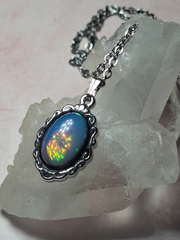 Collier opale, honeycomb, éthiopienne nid d'abeille 14x9mm