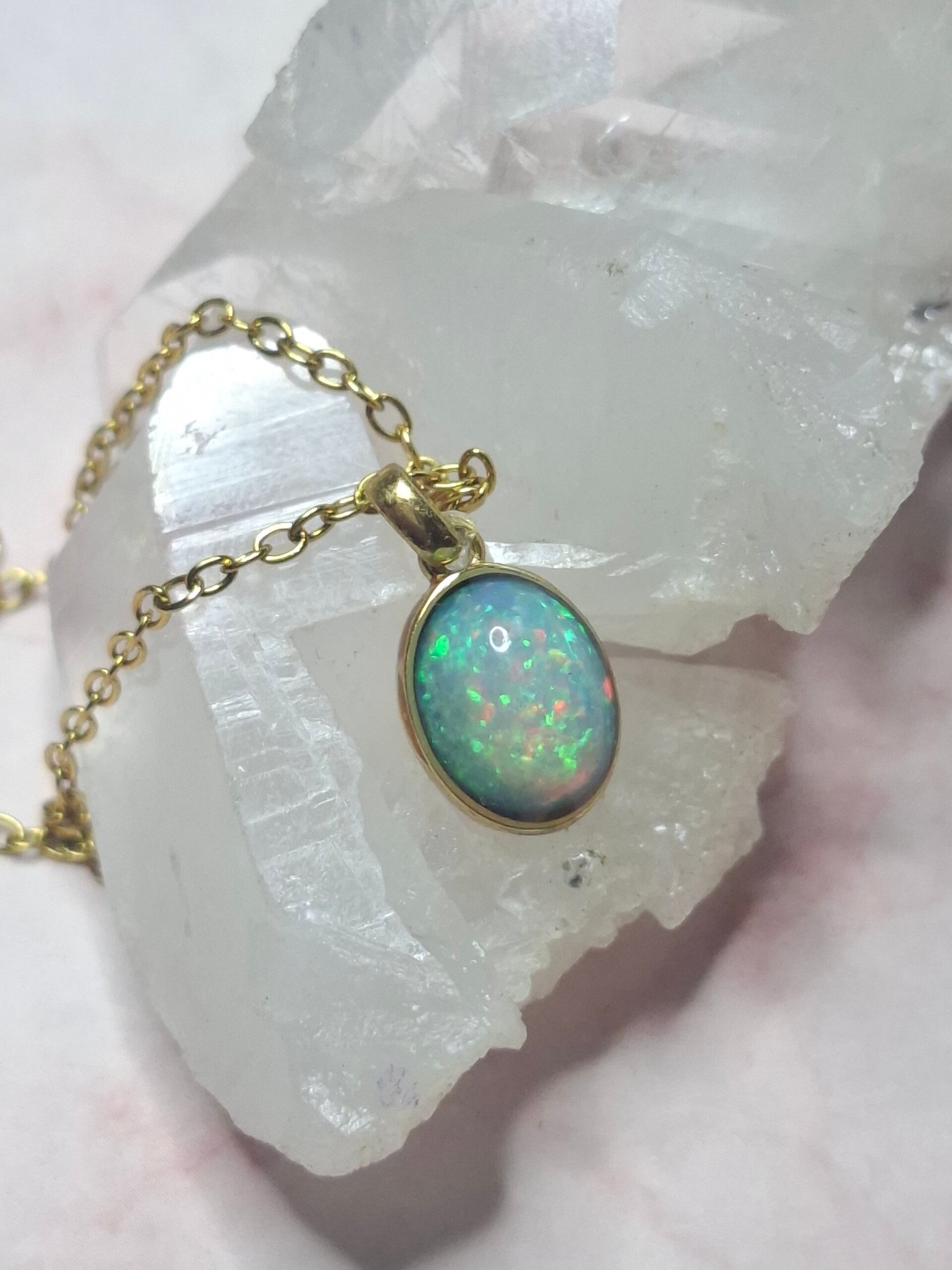 Comlier pendentif opale pailleté véritable. Pierre de 10x8mm de 1,55 carats authentique 🤩
