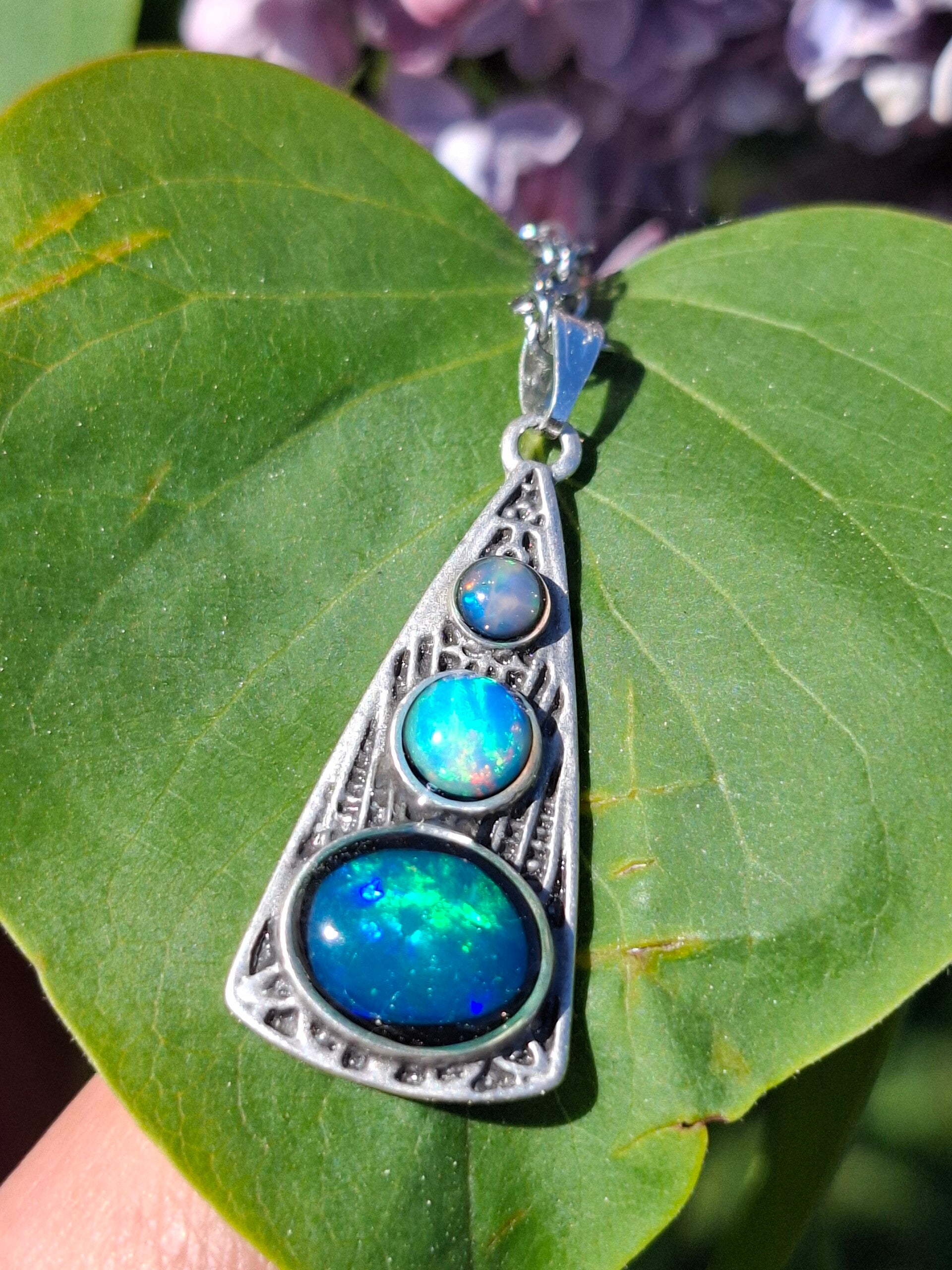 Pendentif 3 opales, pierres de 2, 6 et 9x7mm, éthiopienne, reflet multicolore