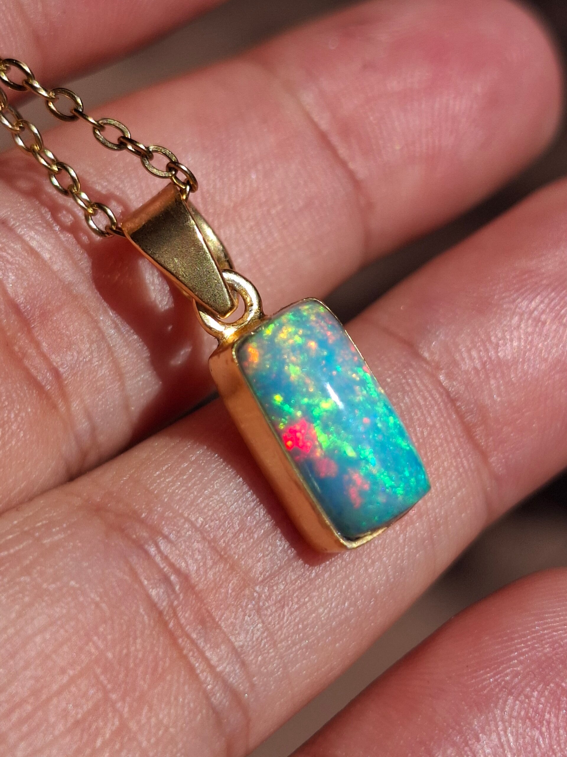 Pendentif 925 doré opale éthiopienne de 14x6mm naturelle et véritable