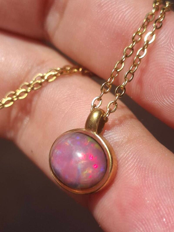 Pendentif opale rose ushia. Pierre éthiopienne de 10x8m véritable 2,40 carats