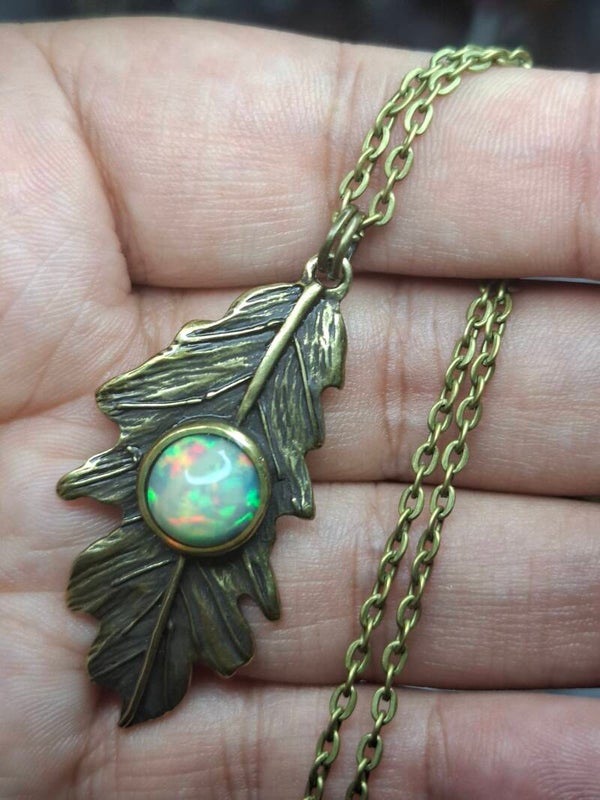 Pendentif feuille avec opale éthiopienne, pierre véritable de 9mm