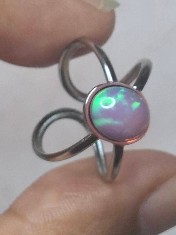 Bague ajustable acier inoxydable avec opale 8x6mm éthiopienne rose