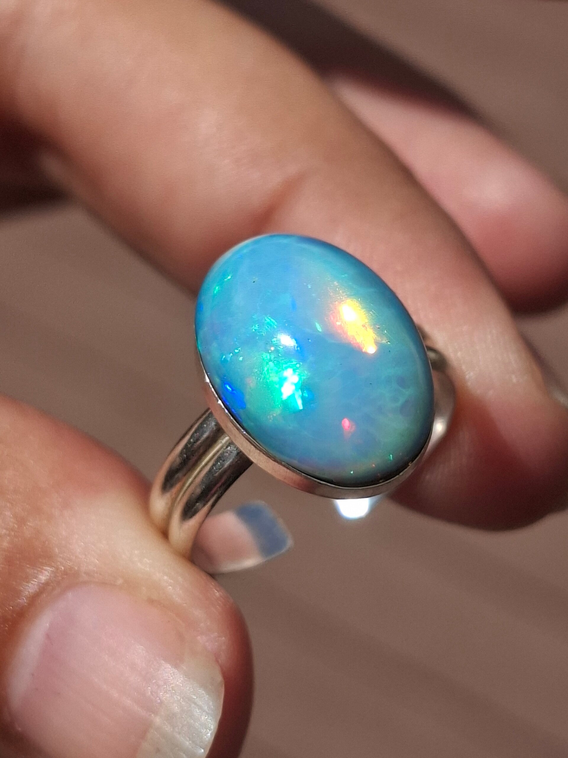 Bague argent massif 925 et opale véritable Éthiopienne. Pierre de 16x12mm honeycomb véritable