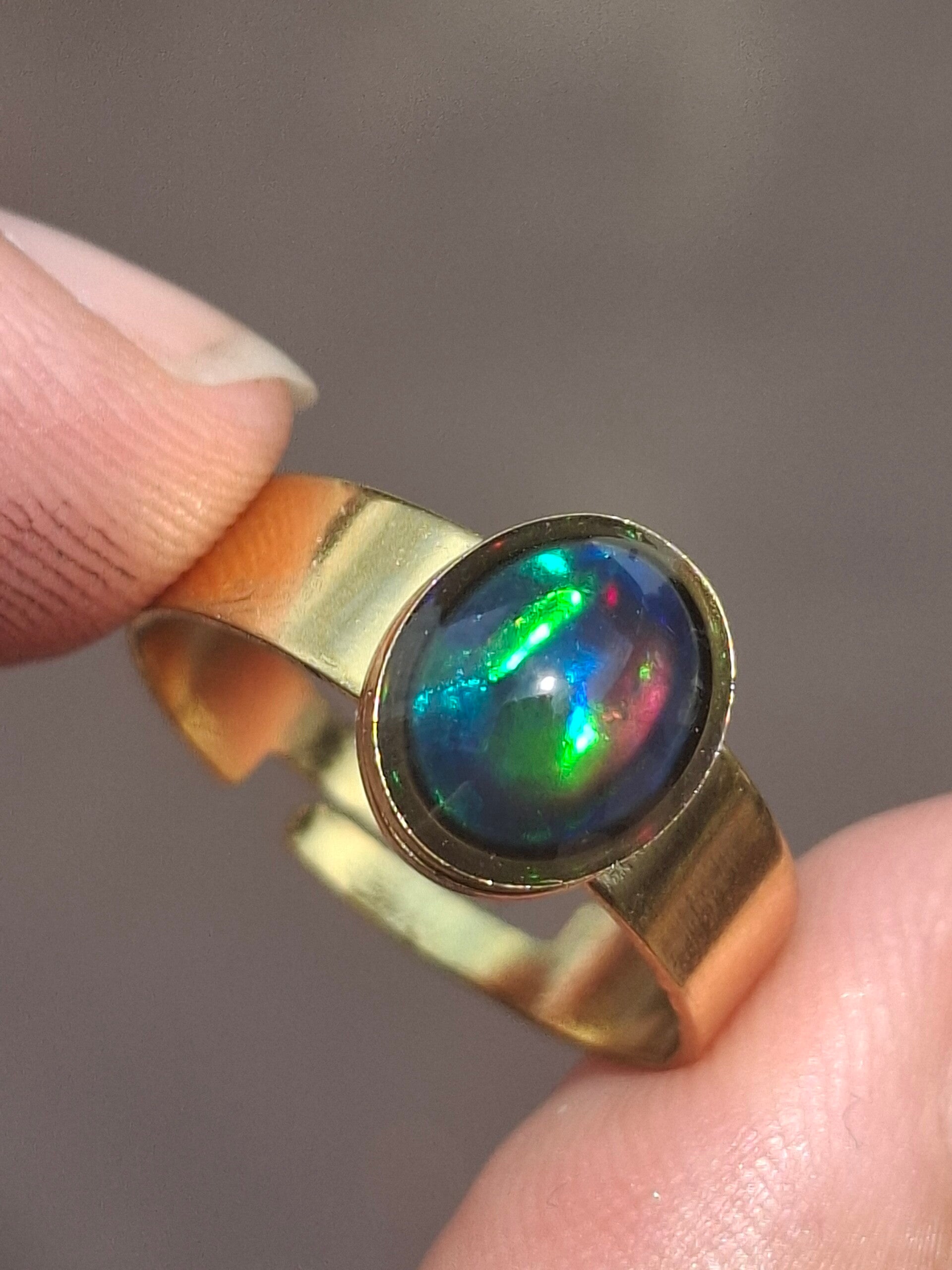 Bague ajustable acier inoxydable avec opale, pierre noire de 8x6mm, éthiopiennes