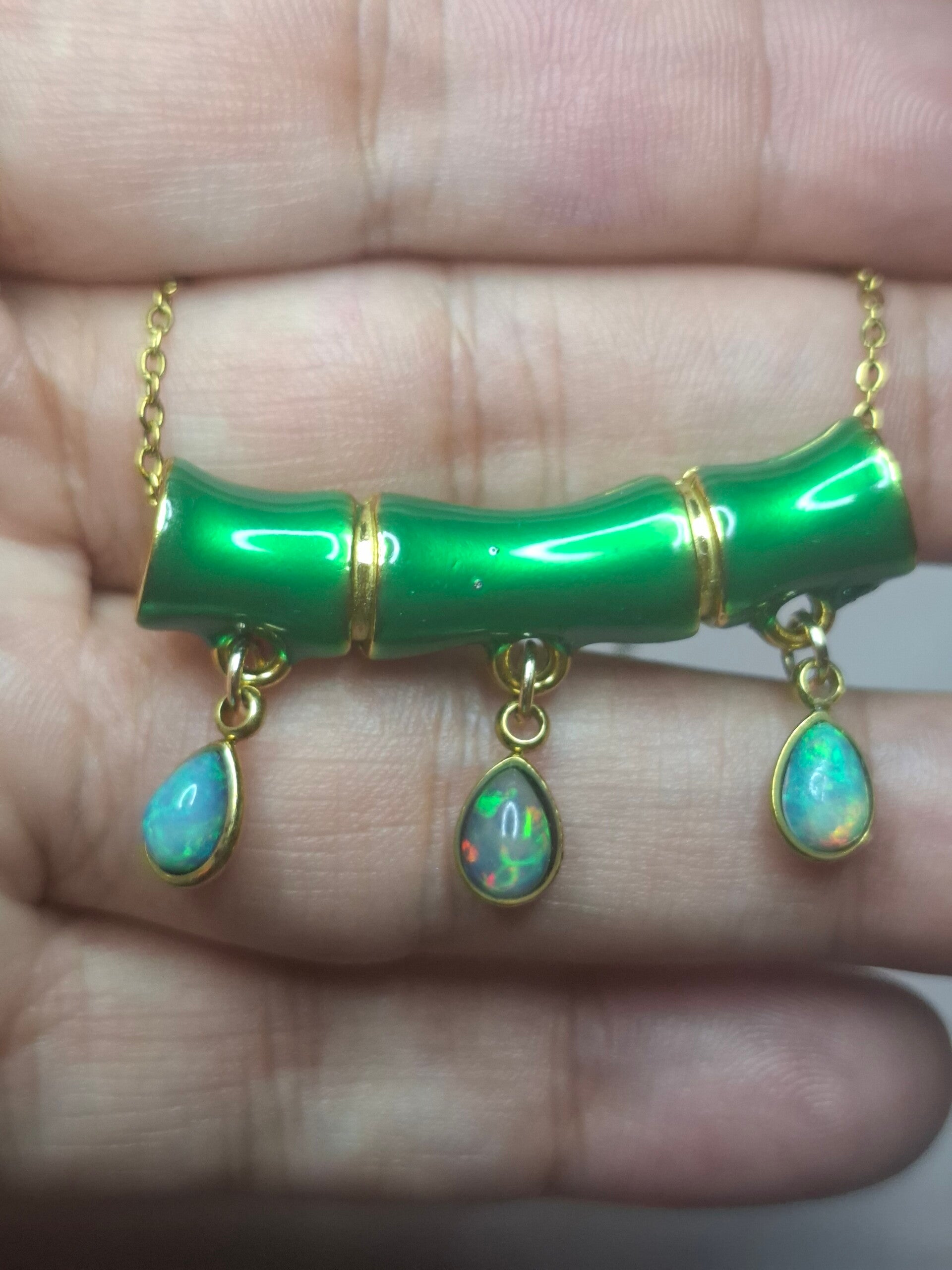 Pendentif bambou avec 3 opales 7x5, magnifique couleur éthiopienne