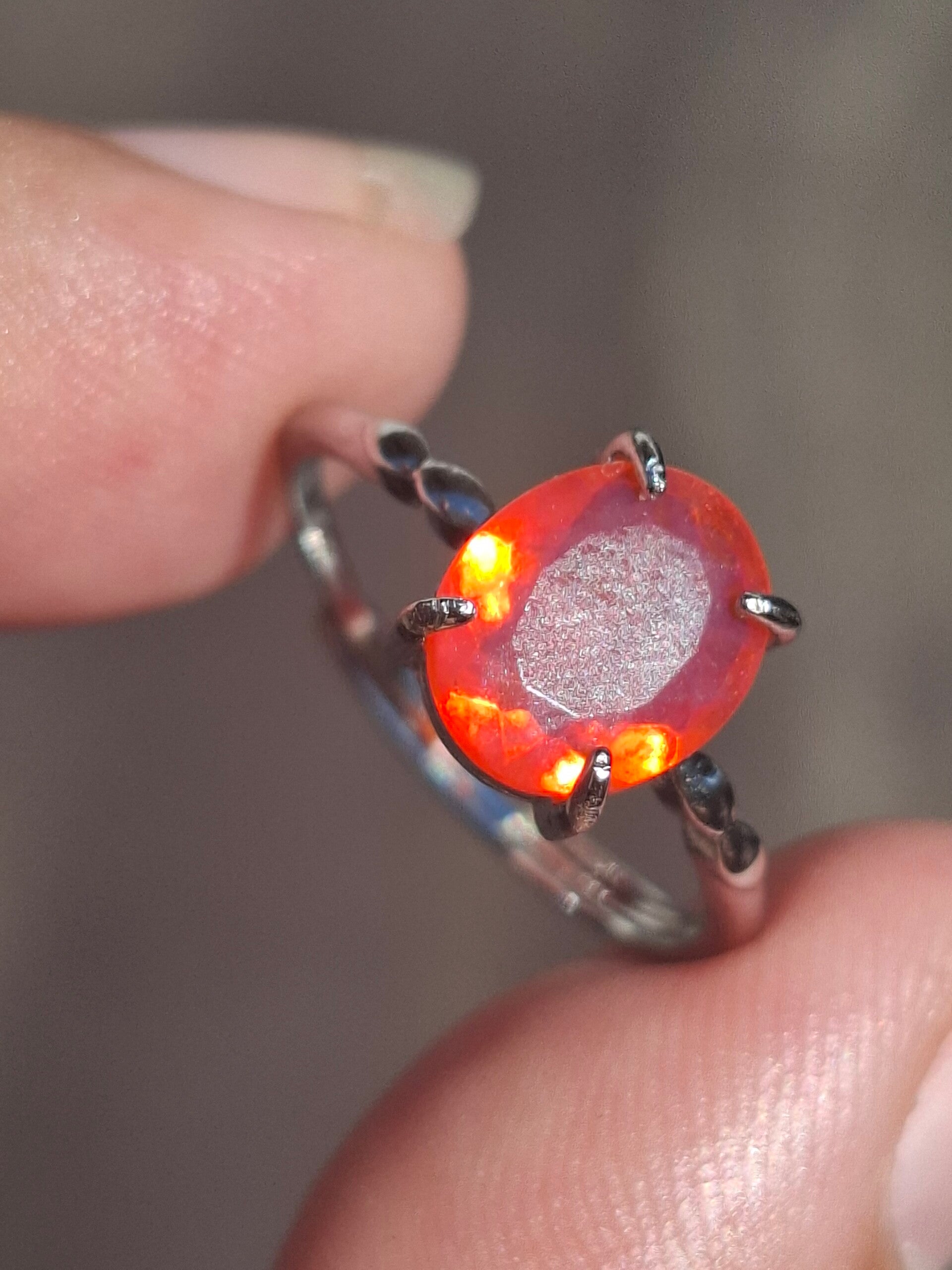 Bague ajustable opale 10x8 éthiopienne traitée