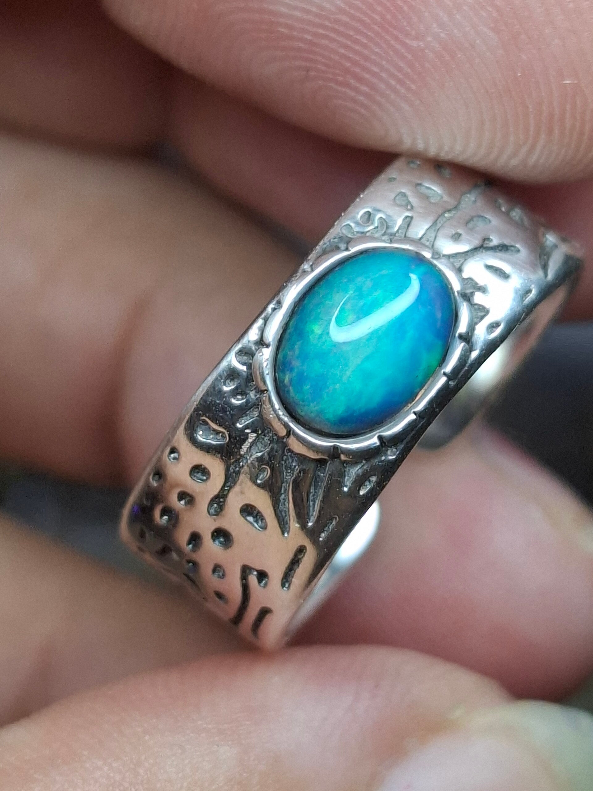 Bague ajustable opale bleuté welo éthiopienne