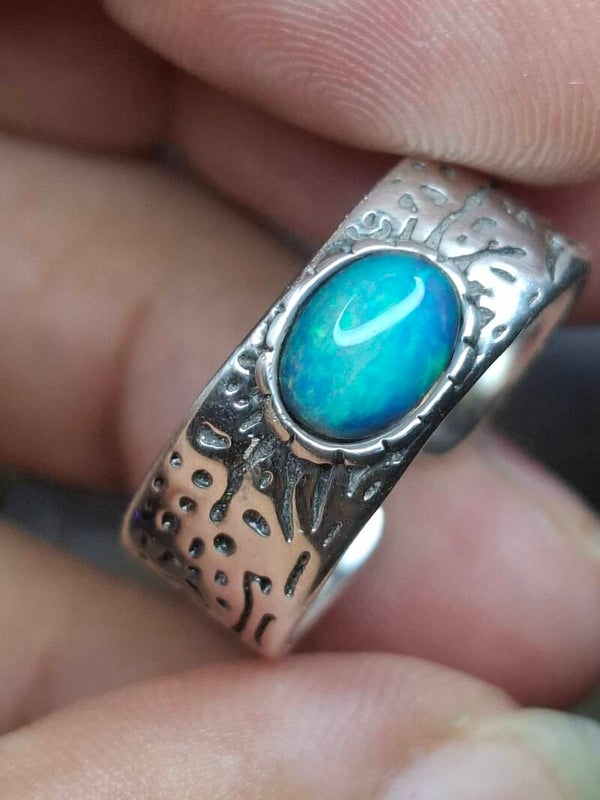 Bague ajustable opale bleuté welo éthiopienne