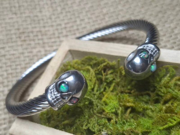 Bracelet skull tête de mort 💀. Opales éthiopiennes