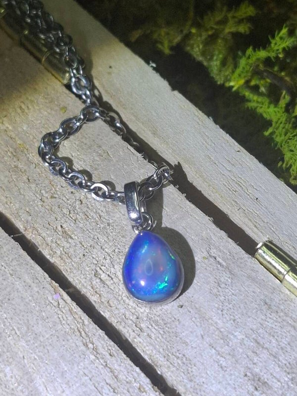 Pendentif argent et opale 8x6mm bleu clair