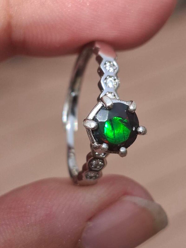 Bague argent solitaire ajustable avec zircon et opale noire éthiopienne