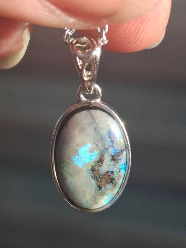 Pendentif argent et opale australienne véritable. Pierre de 13x8mm