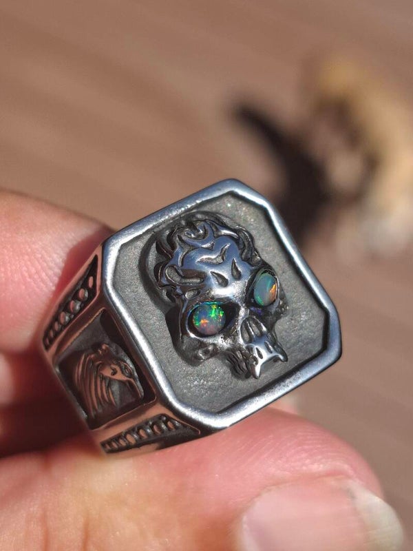 Bague chevalière acier inoxydable skull/tête de mort opalisée