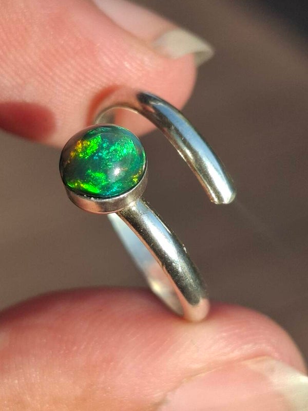 Bague argent massif 925 et opale multicolore 6mm éthiopienne
