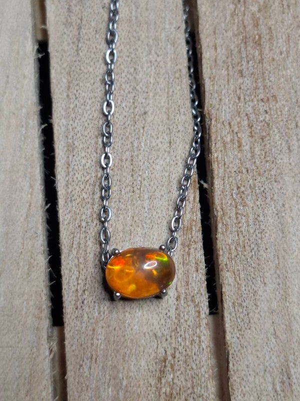 Collier acier inoxydable avec opale ambrée éthiopienne 9/8x6mm