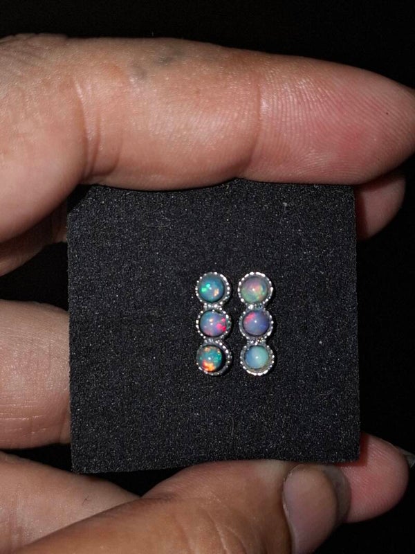 Boucles d'oreilles acier inoxydable 6 petites opales véritables