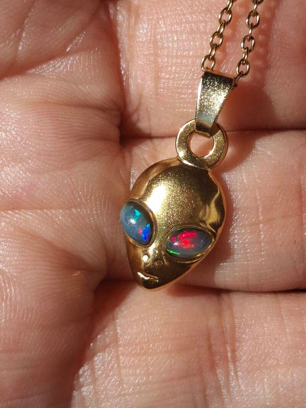 Collier pendentif acier inoxydable extraterrestre 👽 opalisé