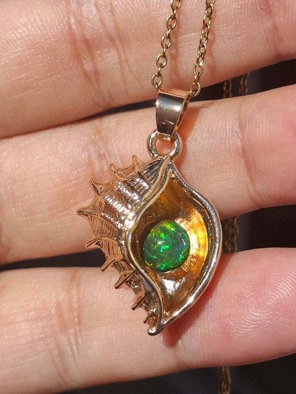 Pendentif coquillage et perle d'opale 🌊  🐚