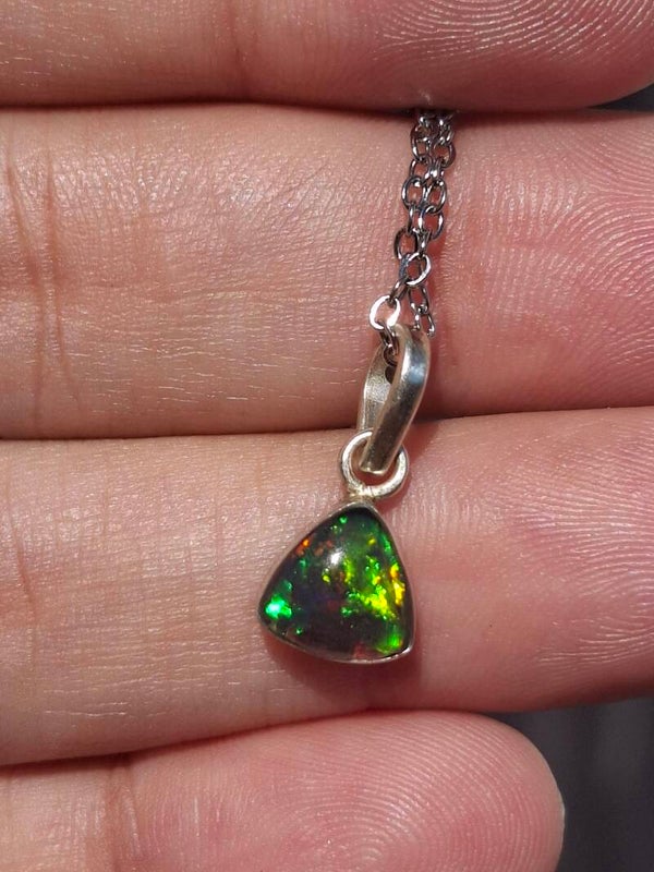 Pendentif argent opale trillion 7mm de 1,2 carats véritable