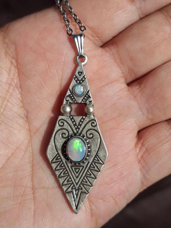 Pendentif esprit maya/indien opale 8x6mm