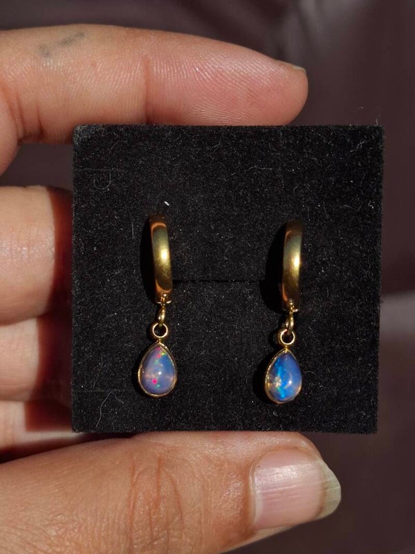 Boucles d'oreilles acier inoxydable doré opales bleuté violettes 7x5mm