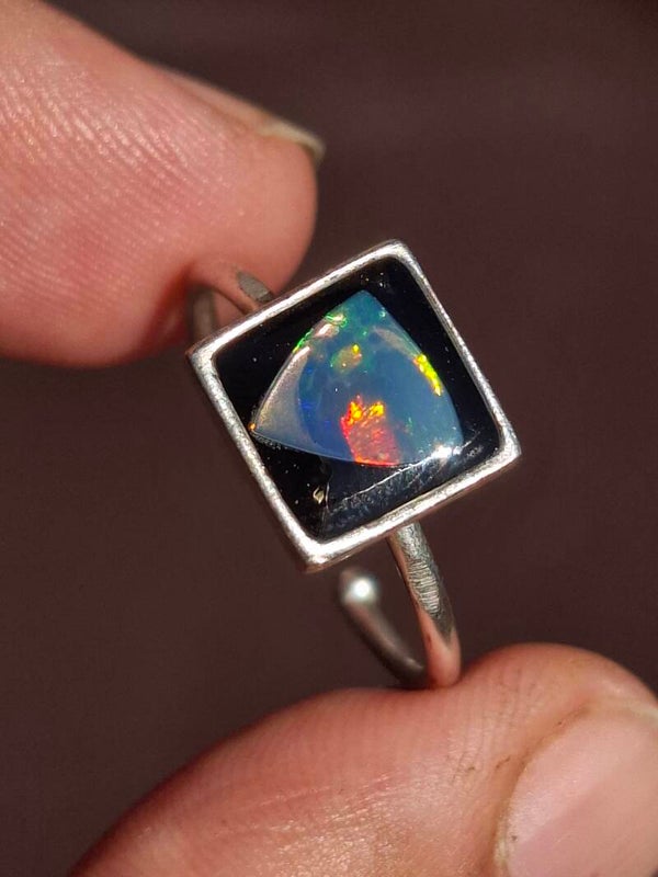 Bague ajustable argent plaqué épais carré 10mm Opale asymétrique