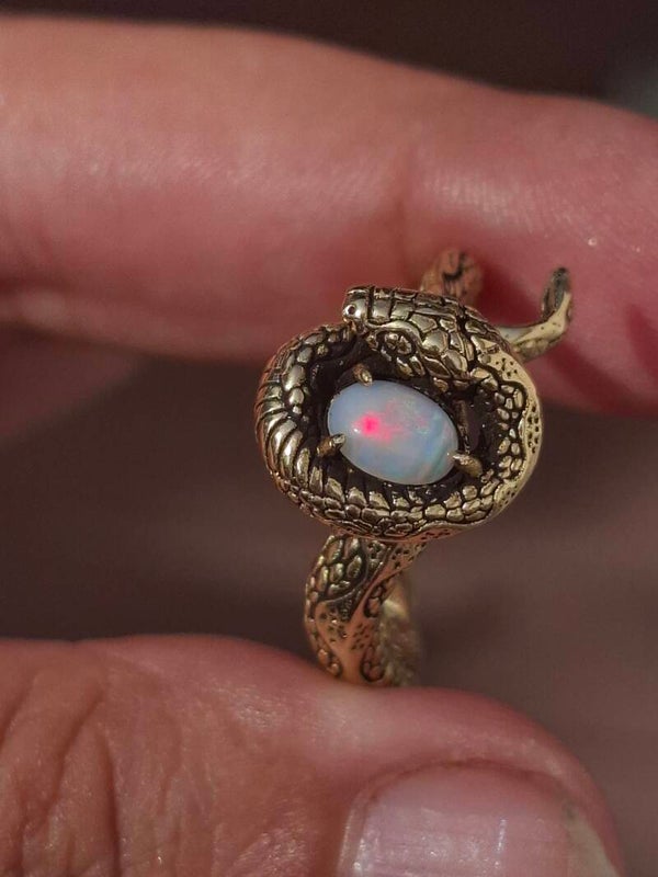 Bague ajustable serpent opale blanche australienne