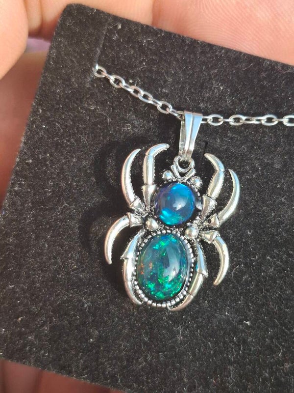 Pendentif araignée 🕷 opales bleuté vert éthiopienne