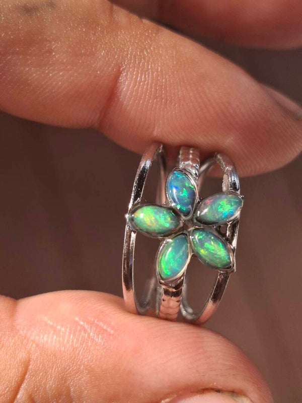 Bague acier inoxydable ajustable fleur 🌸 opales véritables