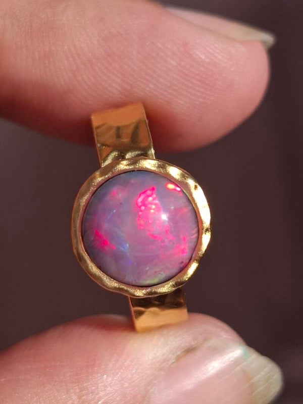 Bague ajustable or plaqué opale violette mauve 9/8mm multicolore