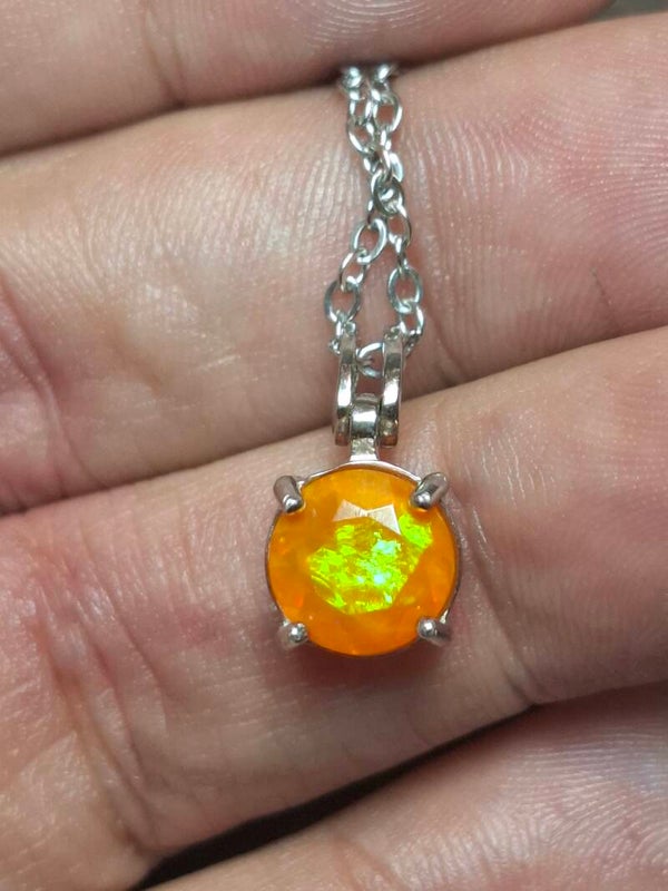 Pendentif argent s925 et opale 🔥 orangé 7mm facettée éthiopienne