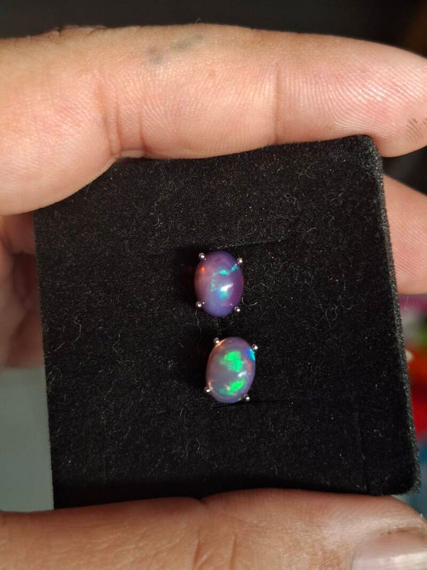 Boucles d'oreilles s925 rodhié argent et opales violet rose 8x6mm Véritables