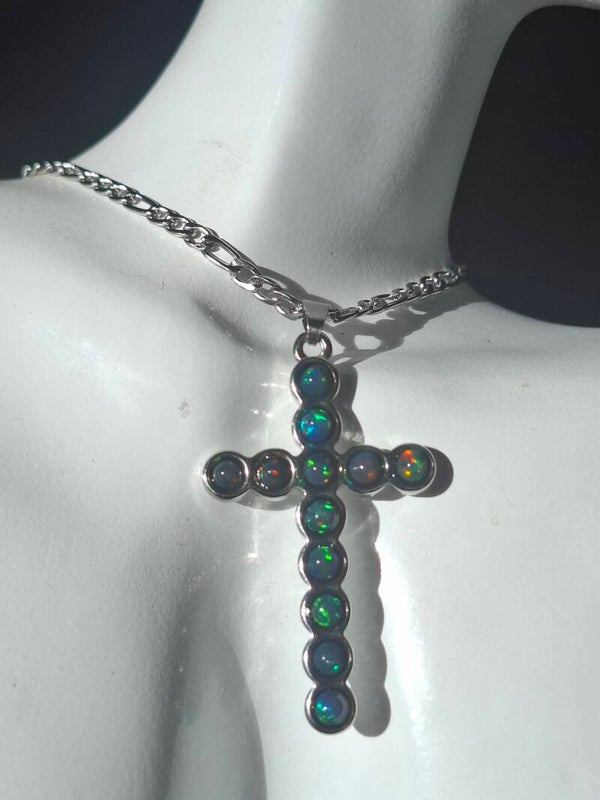 Collier / pendentif croix acier inoxydable opalisées. Authentiques pierres