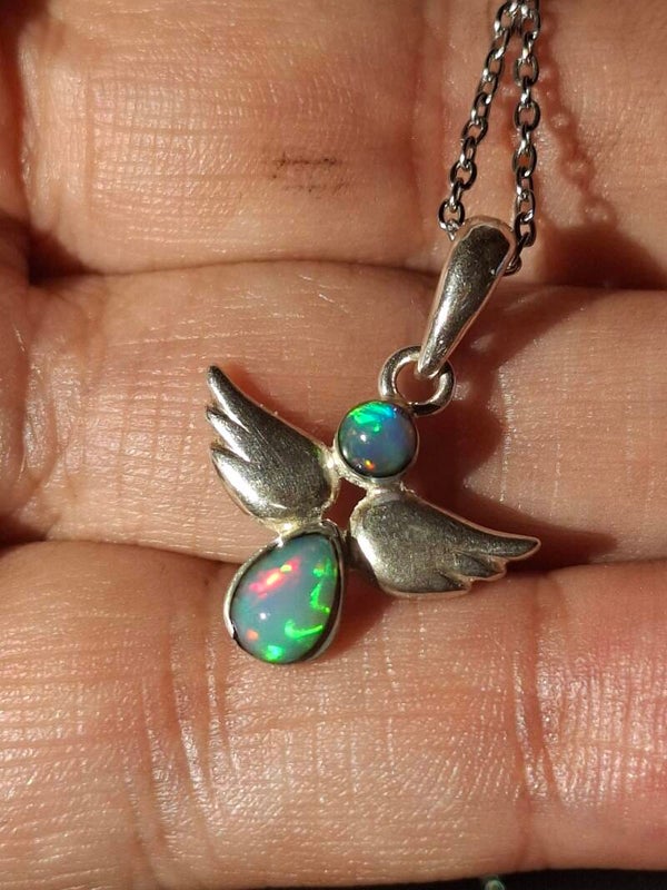 Pendentif argent ange. 2 opales éthiopiennes