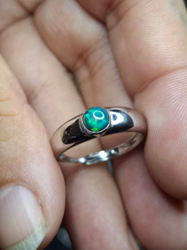 Bague ajustable opale 5mm éthiopienne authentique
