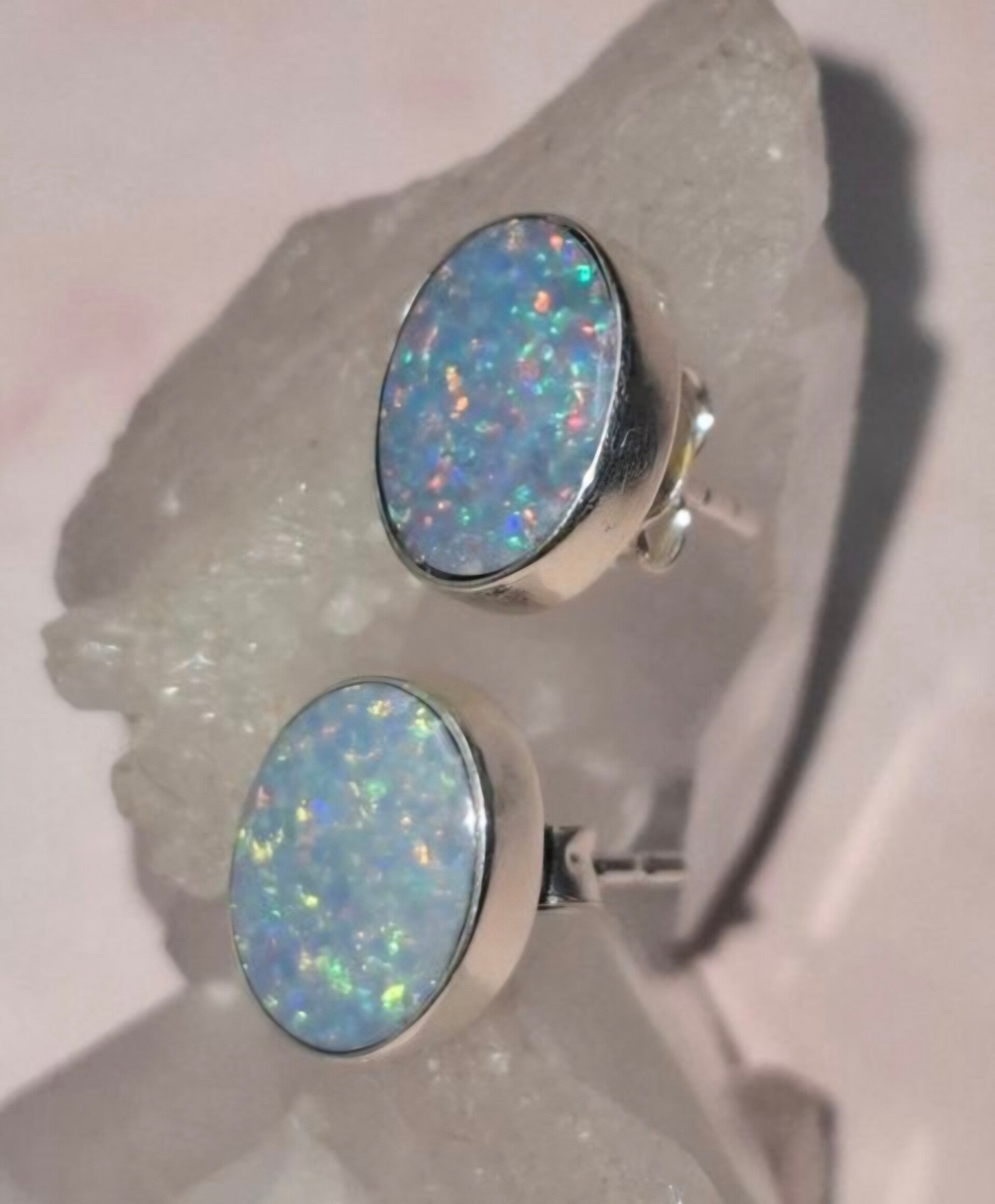 Boucle d'oreille925 et opale australienne ultra reflet 10x8mm Non hydrophanes neuves artisanale