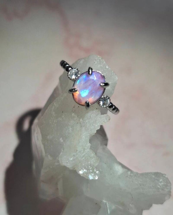 Bague opale lila éthiopienne 8x6mm facettée