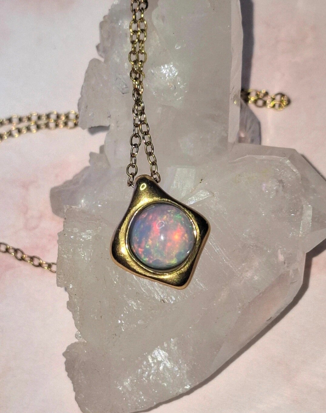 Pendentif opale rond de 9/8mm