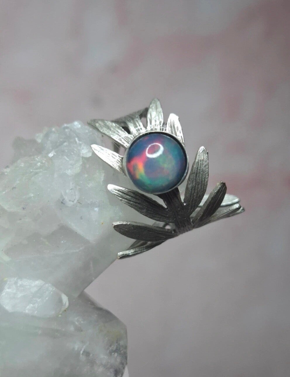 bague ajustable opale 8mm de 1,65 carats neuve éthiopienne jamais porté