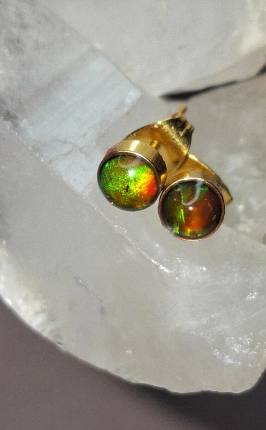 Boucle d'oreille opale éthiopienne 4mm