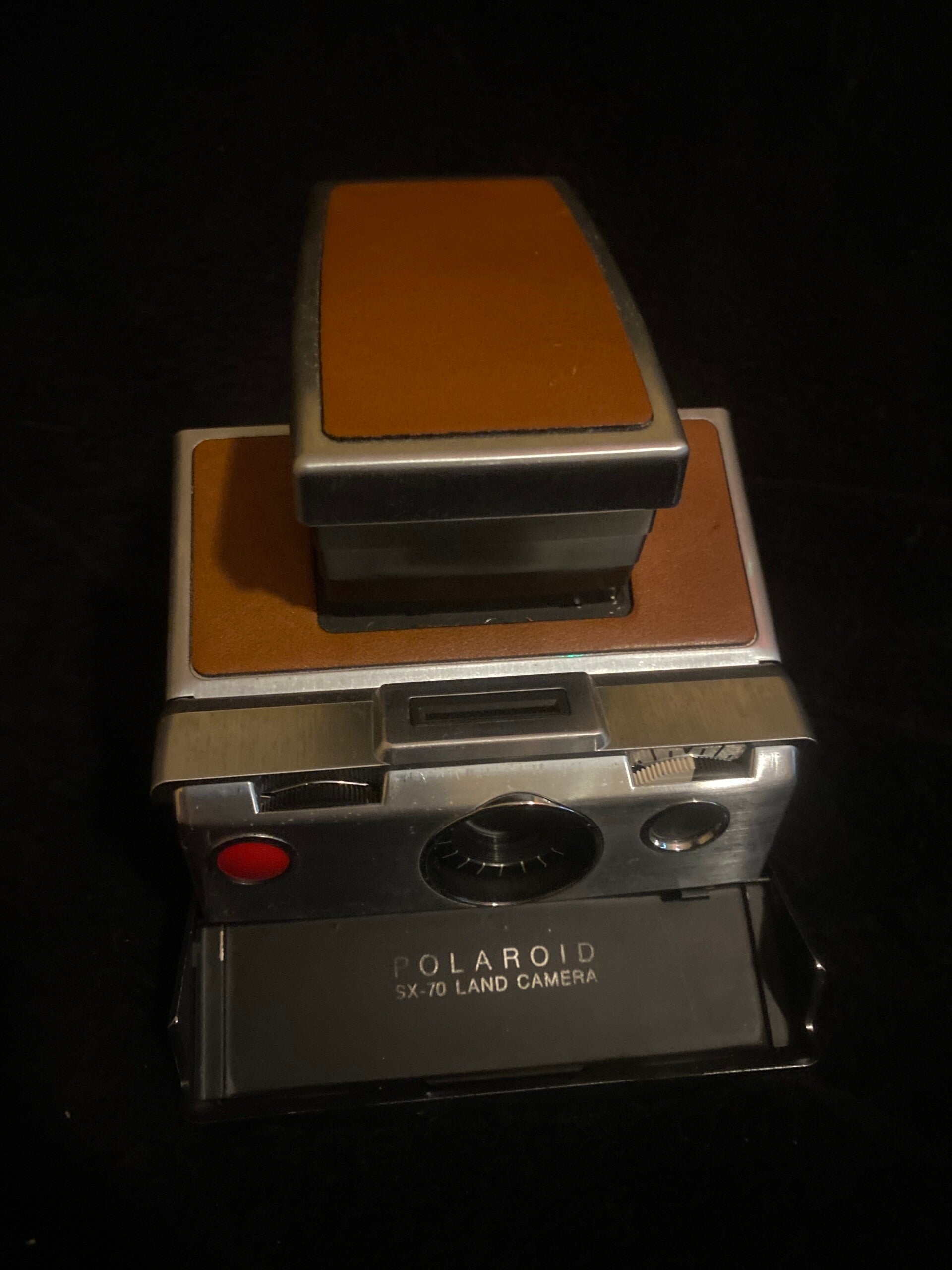 Polaroid SX-70 Land Camera Broken (Internal Condition Unknown)