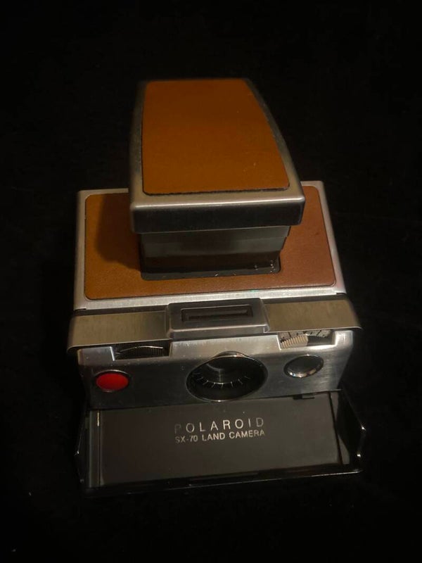 Polaroid SX-70 Land Camera Broken (Internal Condition Unknown)
